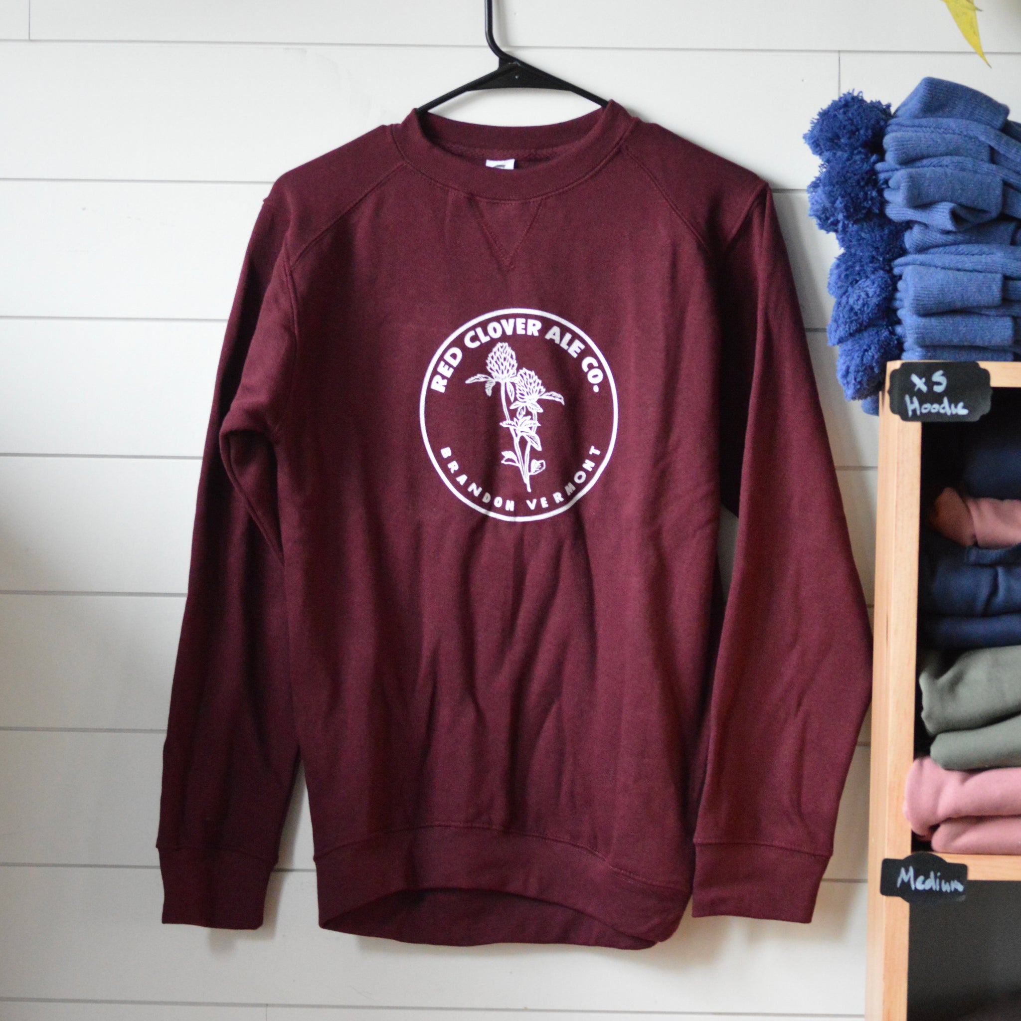 Crew Necks – red.clover.ale